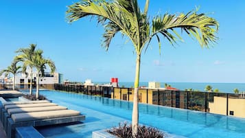 2 piscines a l'aire lliure