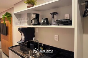 Classic Studio | Private kitchen - HIT Cabo Branco II- LikeHome Hospedagens (João Pessoa)