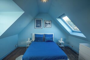 3 bedrooms, desk, iron/ironing board, free WiFi - Charming Breton house, breathtaking sea view, garden and large grounds (Pleubian)