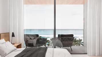 Apartamento clássico, vista para a piscina | Cofres nos quartos, ferros/tábuas de passar roupa, Wi-Fi de cortesia