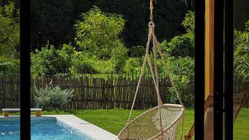 Villa, Terrasse, Gartenblick | Terrasse/Patio