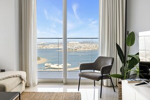 Living area - 2BR Beachfront Retreat with Palm Views (Dubai)