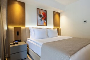Premium bedding, free minibar, in-room safe, blackout drapes - Beks Premium Resort & Spa Hotel (Kusadasi)