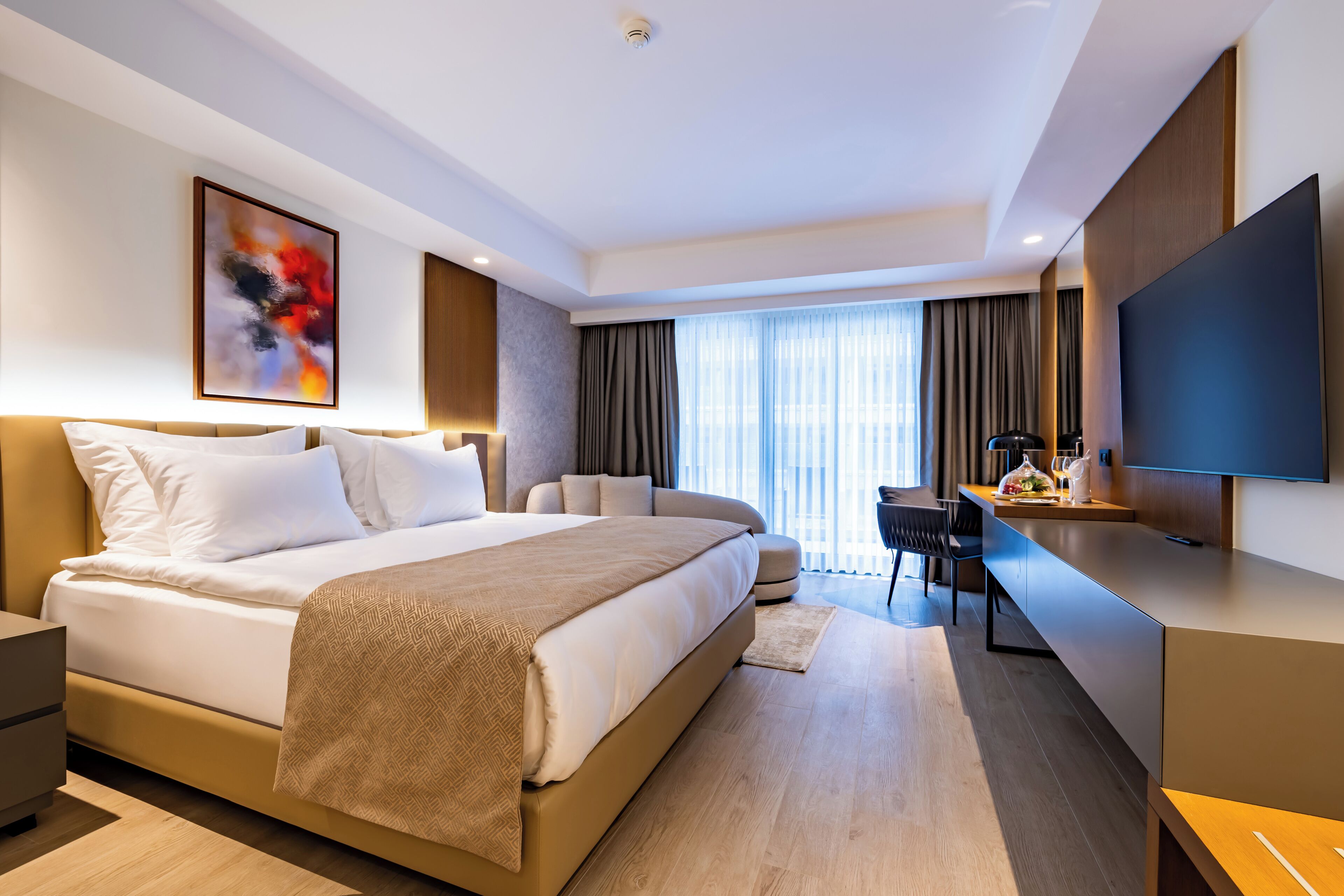 Premium bedding, free minibar, in-room safe, blackout curtains