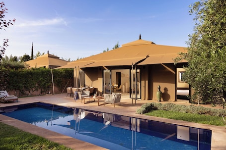 Piscina privada. LES JARDINS DE TINA LODGES