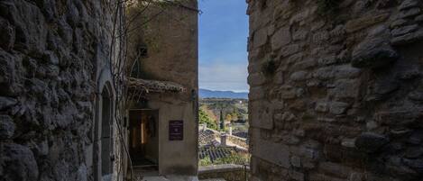Overnatningsstedets område