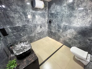 Villa, Valley View | Bathroom | Towels, soap, shampoo, toilet paper - Mayank Farm - Valley View Pool Villa (Mawal)