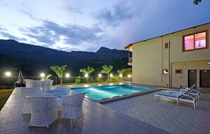 Piscina a l'aire lliure 