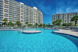 Outdoor pool - Lakeside at Top Resort w Giant Pool Oasis and Golf (North Myrtle Beach)
