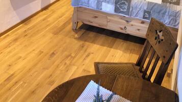 4 chambres, bureau, Wi-Fi gratuit, draps fournis