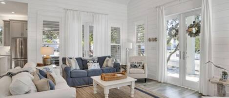 House, Multiple Beds (Sandy Toes on Parks Edge) | Living area