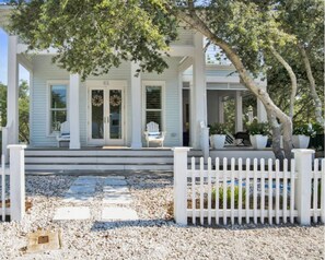 Casa, várias camas (Sandy Toes on Parks Edge) | Terraço/pátio