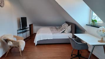 2 Schlafzimmer, Schreibtisch, Bügeleisen/Bügelbrett, kostenloses WLAN