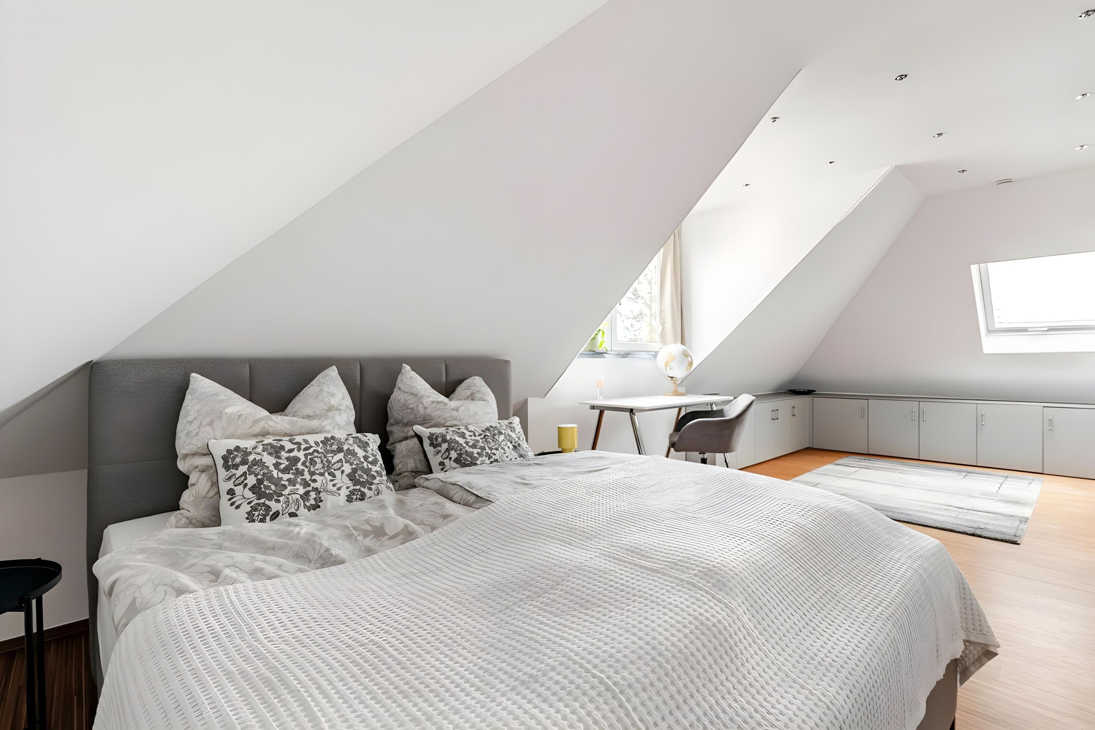 2 soverom, skrivebord, strykejern/-brett og wi-fi (inkludert)