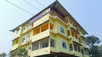 ด้านหน้าที่พัก