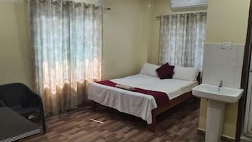 โต๊ะทำงาน, พื้นที่ทำงานแบบใช้แล็ปท็อป, Wi-Fi ฟรี