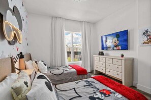 Tabla de planchar con plancha, wifi y ropa de cama 