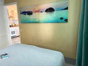 Iron/ironing board, WiFi, bed sheets