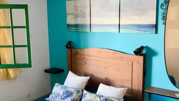 BĂŒgeleisen/BĂŒgelbrett, WLAN, BettwĂ€sche