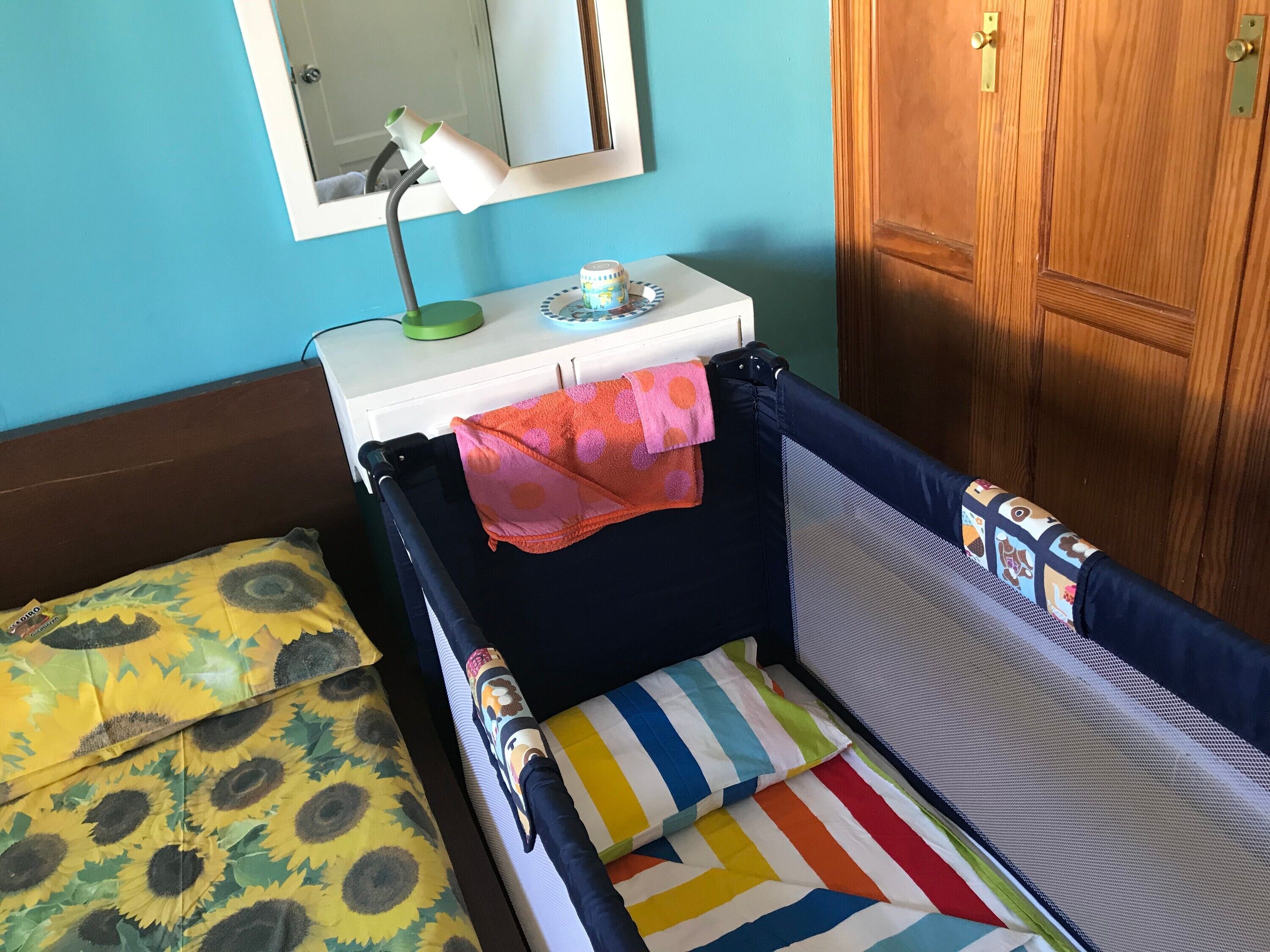 Iron/ironing board, WiFi, bed sheets