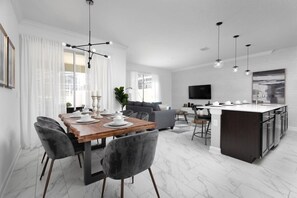 Dining - Disney Getaway! Luxury Townhouse with Private Pool. Book Now! #CG905 (Orlando)