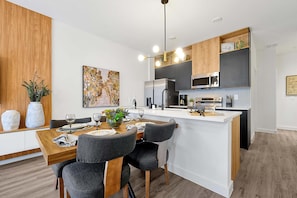 Dining - Last Minute Disney Getaway! Modern Townhome. Book Now! #157189 (Orlando)