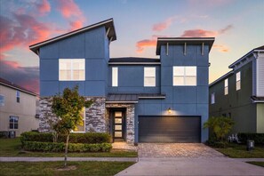 Exterior - Last Minute Disney Getaway! Luxury Villa with Private Pool & Hot Tub. Book Now! #155743 (Orlando)
