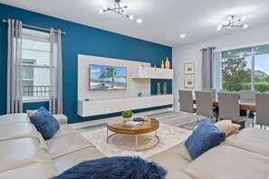 Smart TV - Last Minute Disney Getaway! Luxury Villa with Private Pool, Hot Tub & Themed Bedrooms. Book Now! #160661 (Orlando)
