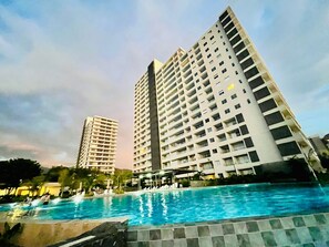 Outdoor pool - Cozy 1-bedroom apartment in charming Urb Don Jaca with AC (Urb Don Jaca)
