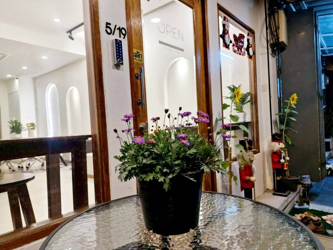 Vista frontal de la propiedad