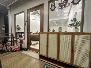 Front of property - MaMa Hostel  CNX (Chiang Mai)