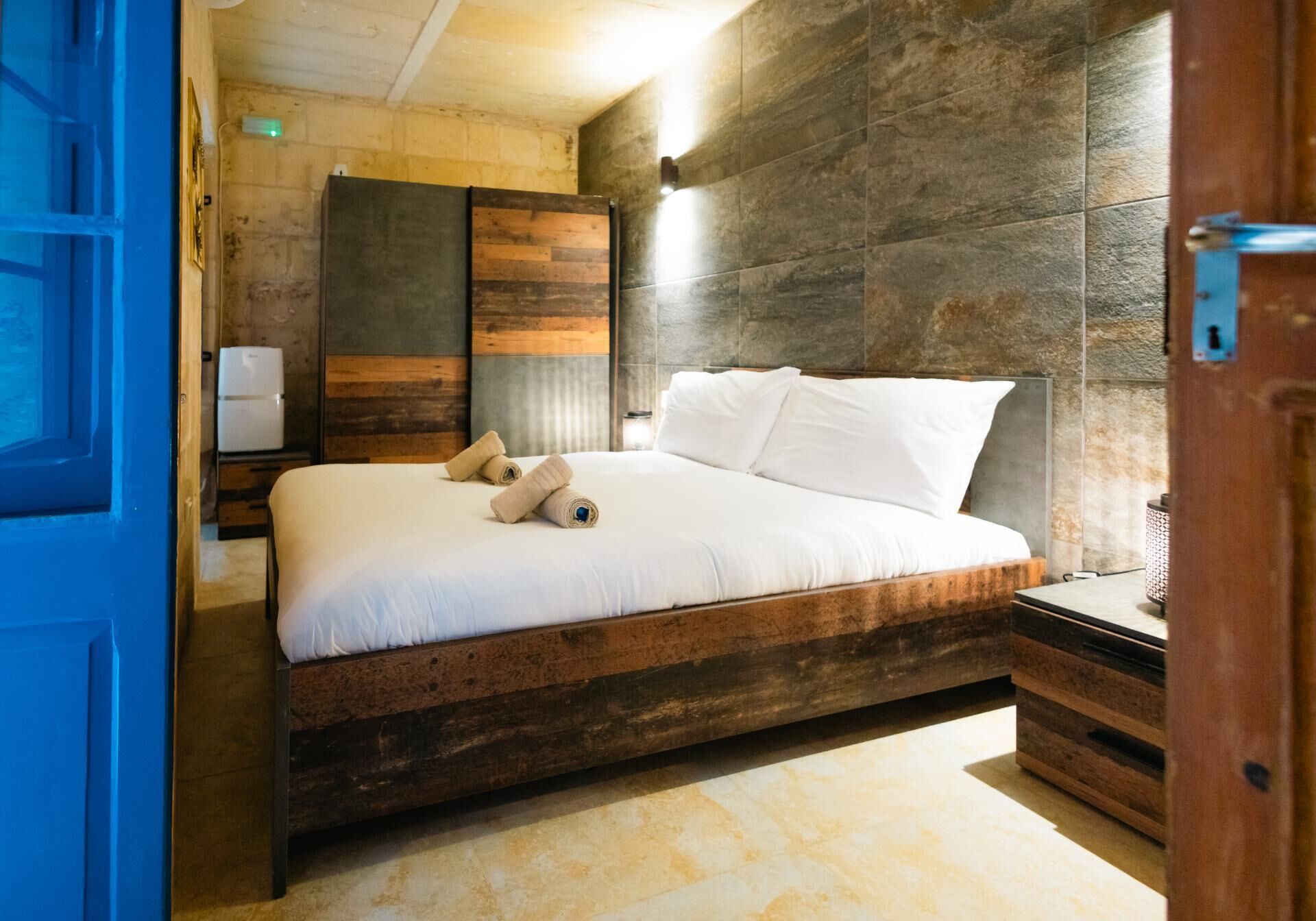 Fer et planche à repasser, accès au Wi-Fi (inclus), literie fournie