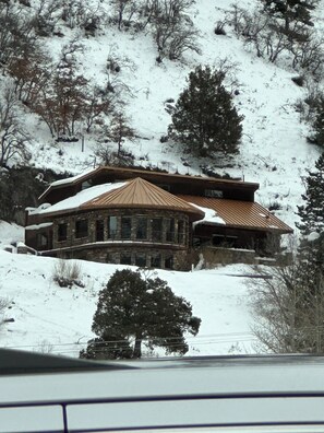 Exterior - Executive Mountain Residence - 31+ Day Stays - Edge-of-Town Ouray Views (Ouray)