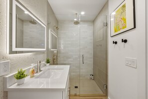 Shower, hair dryer, towels - Sports Court • Playground • Putt Putt • Spa • Pool (Bradenton)