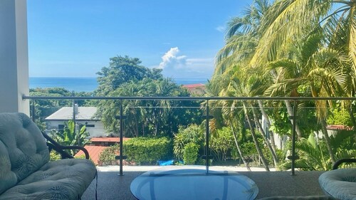 Ocean View 3brdm villa in Cerromar El Sunzal w/private pool & AC