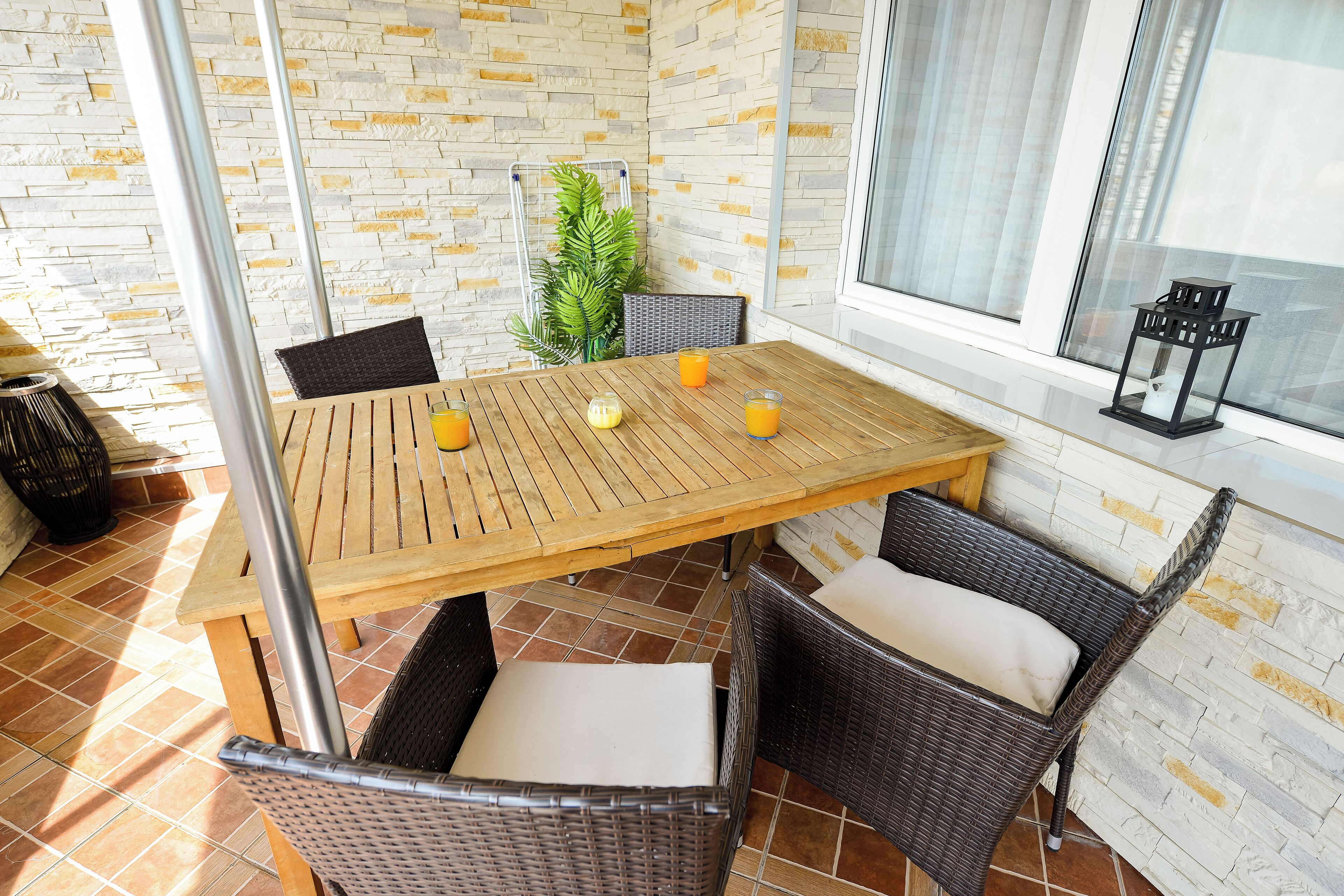 屋外ダイニングエリア