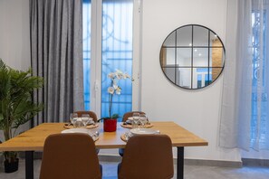 Dining - The Patraix Apartment B by Florit Flats (Valencia)