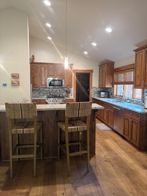 Private kitchen - Spacious 4-bedroom house in fantastic Incline Village with AC (Incline Village)