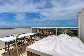 Premium Apartment | Outdoor dining
