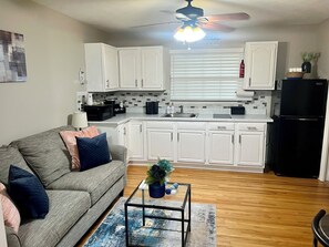 Smart TV - Lakeside GetAway - Cozy Studio in Orange Park, FL (Orange Park)
