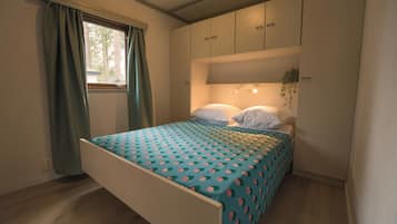 3 bedrooms, bed sheets