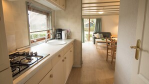 House | Private kitchen - Stay With Beach and Minigolf Views (Ravels)