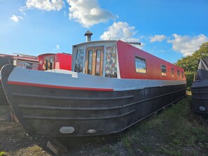 Exterior - Komet canal boat company limited (Nantwich)