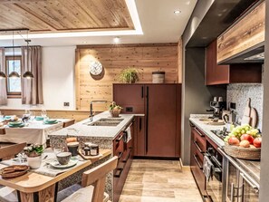 雪櫃、焗爐、廚房用具/餐具/器皿