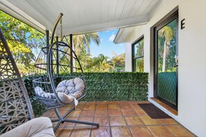 Terrace/patio - ★★★★★ MODERN OASIS NEAR LAS OLAS IN FORT LAUDERDALE - 20 MIN TO FIFA! (Fort Lauderdale)