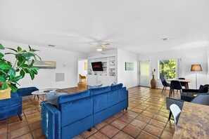 Interior - ★★★★★ MODERN OASIS NEAR LAS OLAS IN FORT LAUDERDALE - 20 MIN TO FIFA! (Fort Lauderdale)