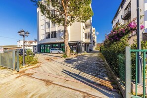 Exterior - The Seabreeze Apartment (Plazhi San Pietro)