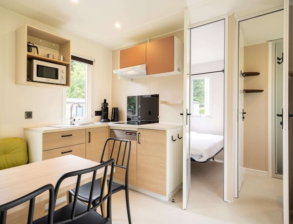 House | Private kitchen - Cordelia Lodge With Garden & Picnic Area (Ravels)