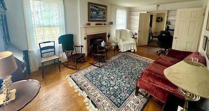 2-bedroom house near E. Greenwich, Beach walks & park trails