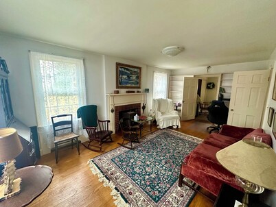 2-bedroom house near E. Greenwich, Beach walks & park trails